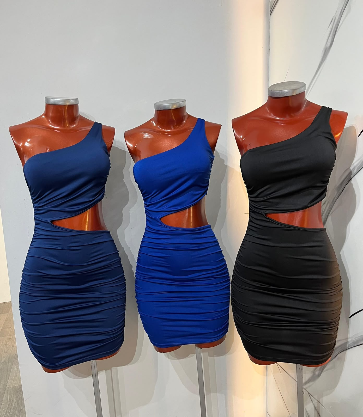 VESTIDO SUPLEX HOMBRO DESCUBIERTO
