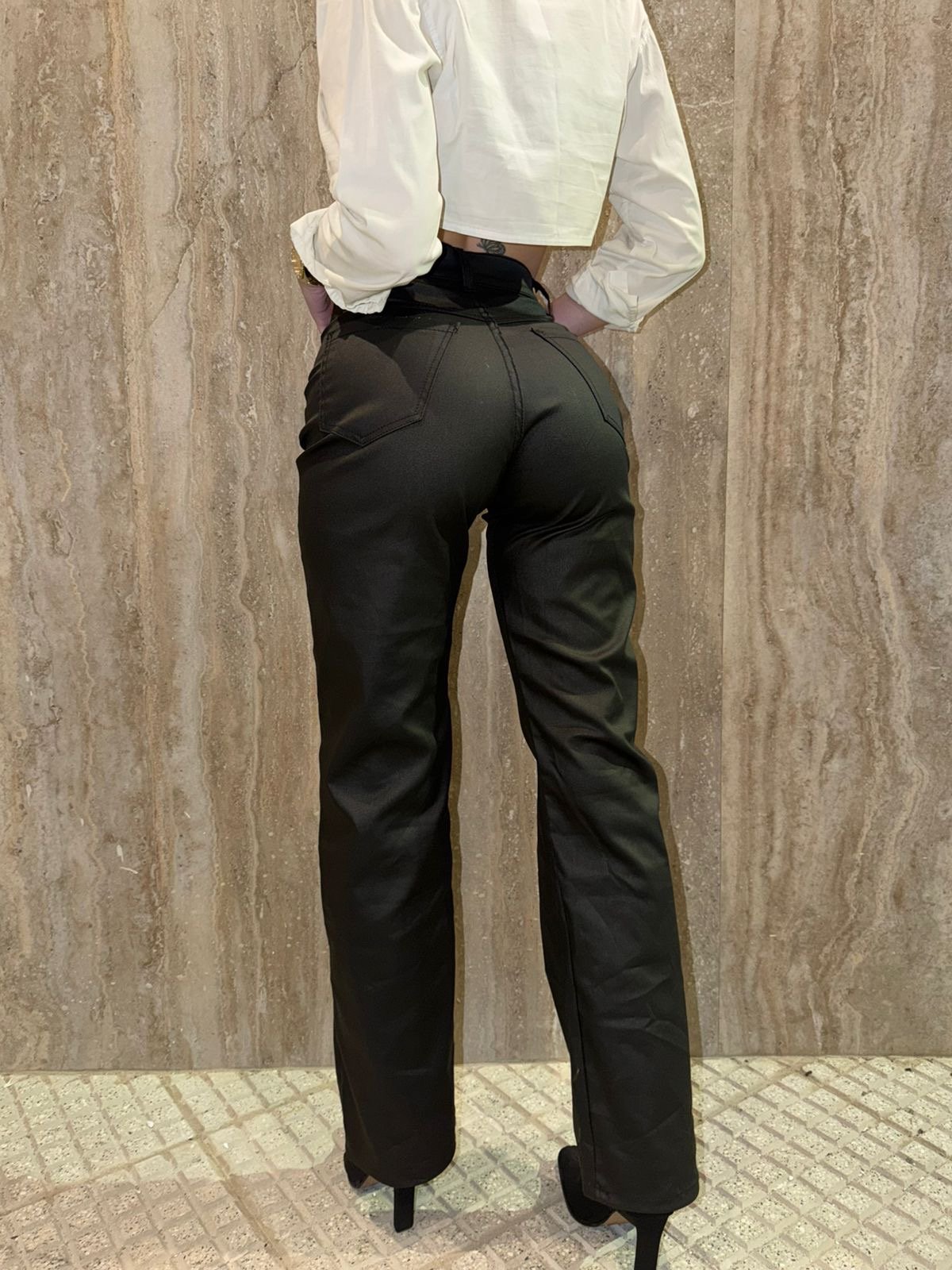 Pantalón eco cuero