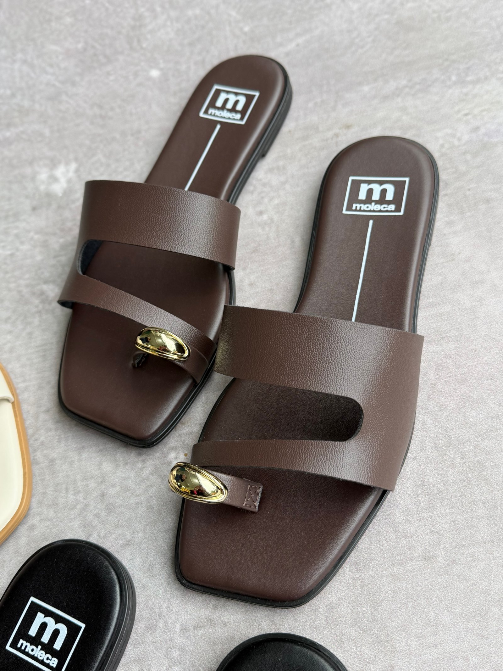 Zapatilla Moleca con diseño