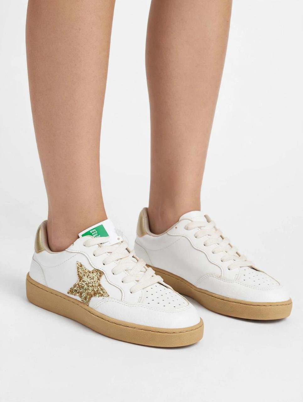 Samba Suacia  con detalles de estrella dorada