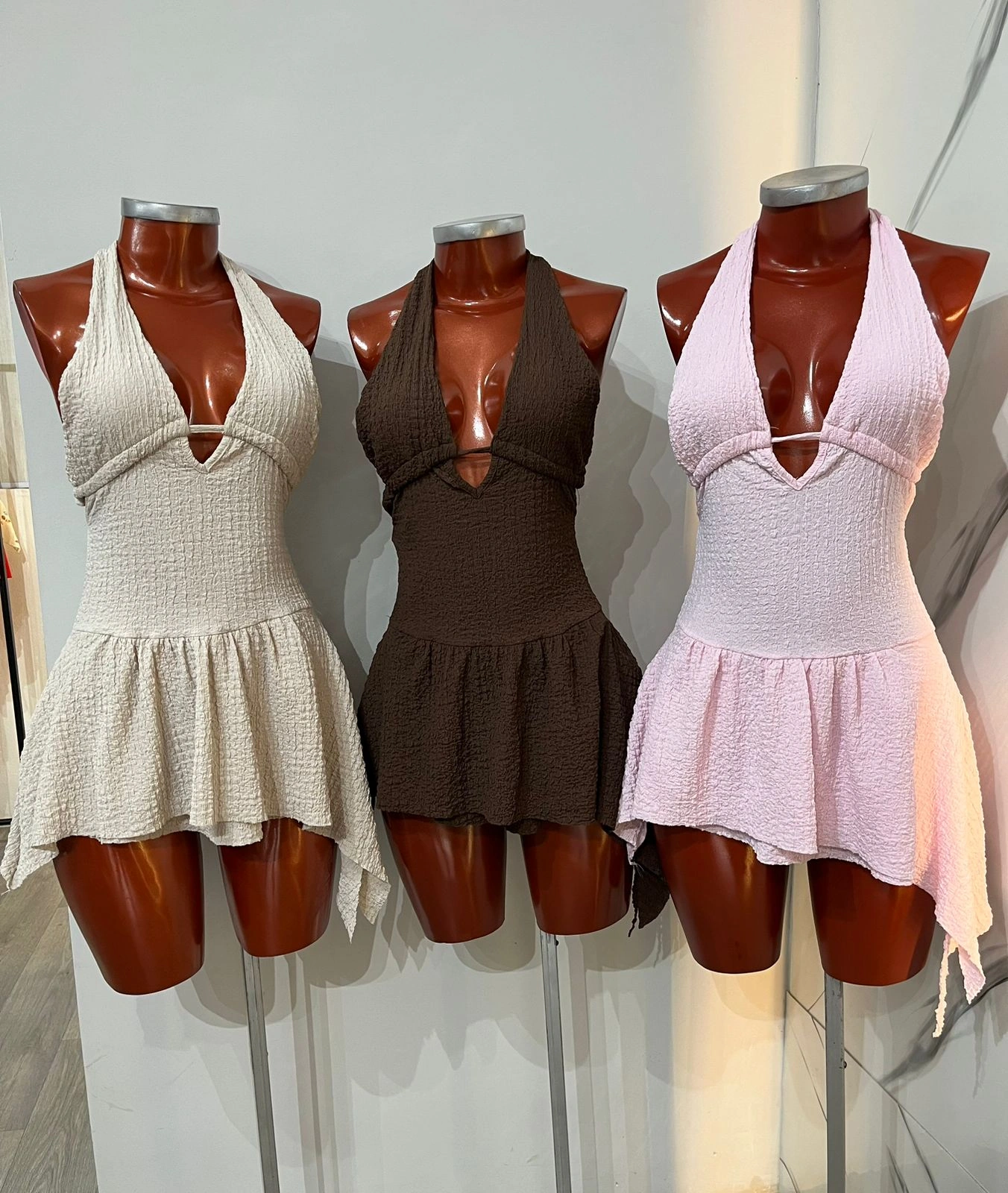 VESTIDO C/ BOLADOS