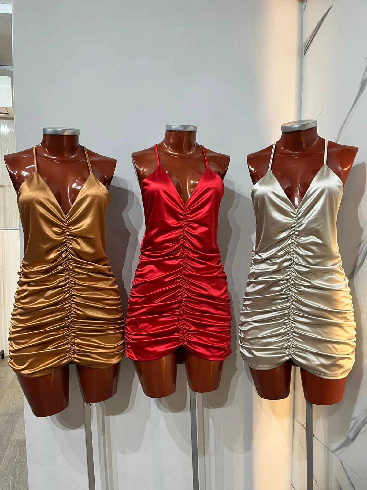 VESTIDO SATEN DRAPEADO