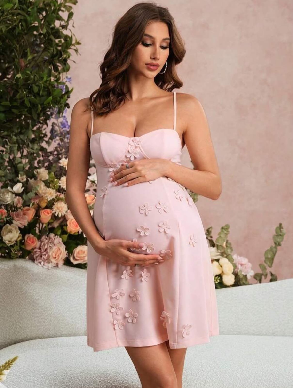 vestido corto p/ embarazada con  detalles de florcitas